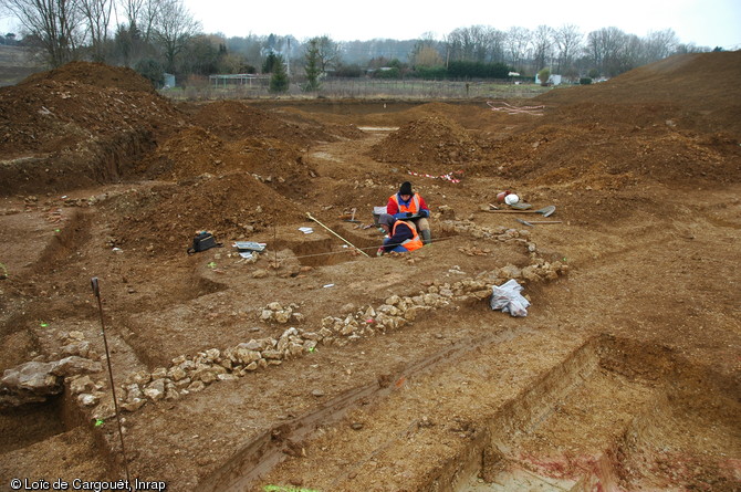 Relev&eacute; des vestiges d'un petit b&acirc;timent gallo-romain dans le quartier des Brich&egrave;res &agrave; Auxerre (Yonne) en 2006.