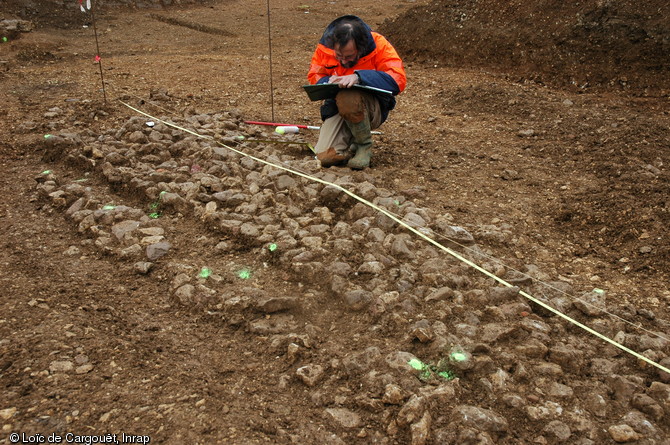 Relev&eacute; des vestiges d'une voie des XVIIIe et XIXe s. dans le quartier des Brich&egrave;res &agrave; Auxerre (Yonne), 2006.