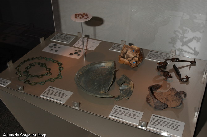   Exposition  Cent mille ans sous les rails. Archéologie de la Ligne à Grande Vitesse Est européenne  au Musée des beaux arts et d'archéologie de Chalons-en-Champagne.    