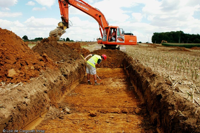 Tranch&eacute;e de diagnostic r&eacute;alis&eacute;e&nbsp;sur la commune de Cepoy (Centre) en 2006&nbsp;&agrave; l'occasion&nbsp;de la construction de l'autoroute A19 reliant Artenay &agrave; Courtenay sur une centaine de kilom&egrave;tres.&nbsp; 