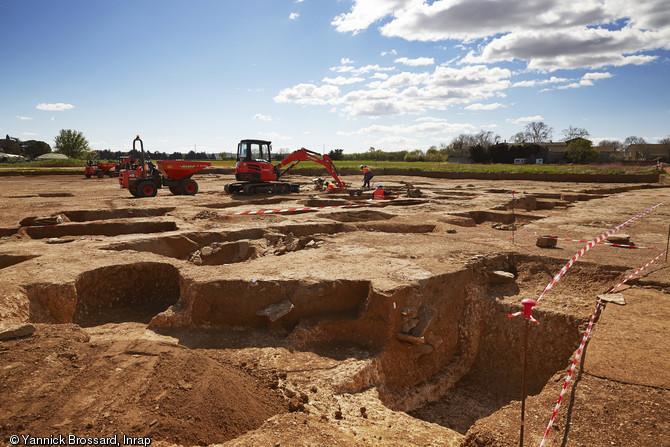 Vue de l'aire d'ensilage médiévale (VIIIe-Xe siècles) à Vergèze (Gard), 2014.