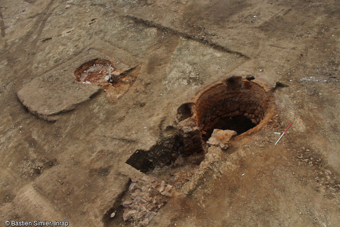 Deux fours &agrave; chaux associ&eacute;s aux premi&egrave;res phases de construction de la villa de Langrolay-sur-Rance (C&ocirc;tes-d'Armor), 2016. 