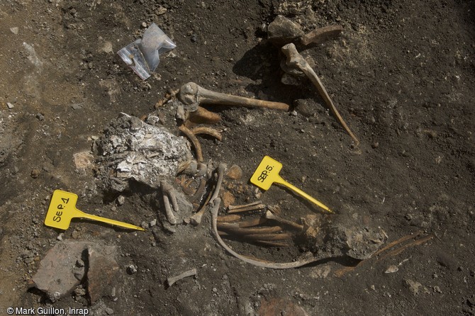 S&eacute;pulture catholique d&eacute;couverte lors du diagnostic en 2017 sur le site du temple Saint-Eloi &agrave; Rouen (Seine-Maritime).