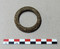 Bracelet en schiste provenant d'une s&eacute;pulture du cimeti&egrave;re d'enfants de l'&acirc;ge du Fer &agrave; Jort (Calvados)