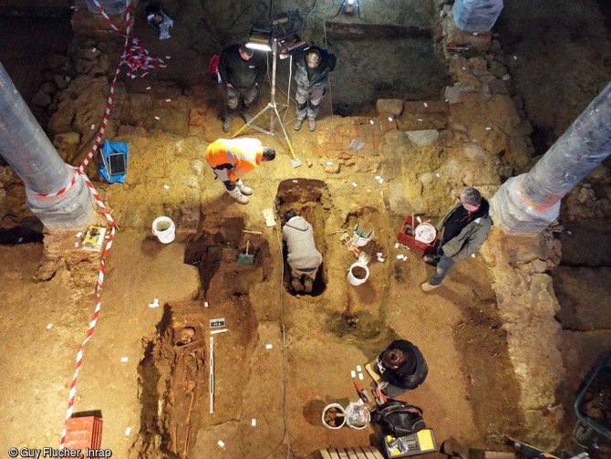 Vue g&eacute;n&eacute;rale de la fouille du choeur de l'&eacute;glise Sainte-Benoite &agrave; Lerzy (Aisne)
