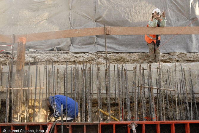 Cohabitation entre fouilles arch&eacute;ologiques et am&eacute;nagement du g&eacute;nie civil sur le site de la porte Pairoli&egrave;re &agrave; Nice (Alpes-Maritimes) en 2006-2007. 