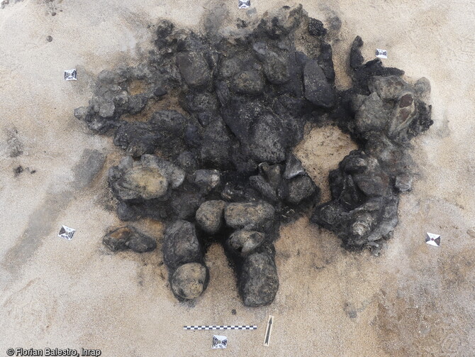 Foyer structur&eacute; avec blocs, phase pr&eacute;c&eacute;ramique fouill&eacute; &agrave; Saint-Barth&eacute;lemy (Guadeloupe), 2022.