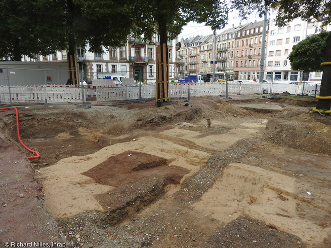 Vue partielle du site de Strasbourg (Bas-Rhin) en cours de d&eacute;capage.