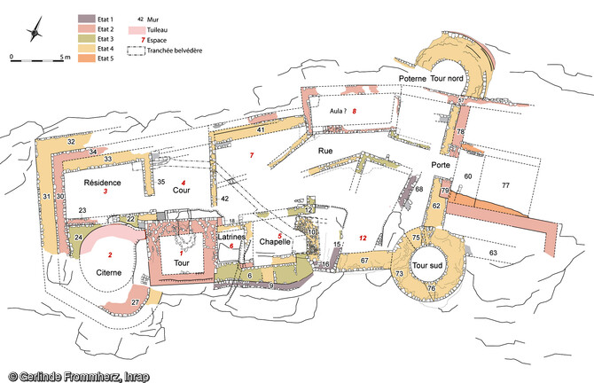 Plan d'ensemble du castrum de Saint-Marcel à Marseille (Bouches-du-Rhône). Deux murs de terrasses (15 et 16) ainsi qu'un mur de clôture (9) font partie des plus anciennes constructions. Il est probable qu'un fossé, qui permettait de barrer l'éperon, se trouvait entre le mur 15 et le mur 68. Ce dernier, lié à la terre, servait de contre-escarpe. 