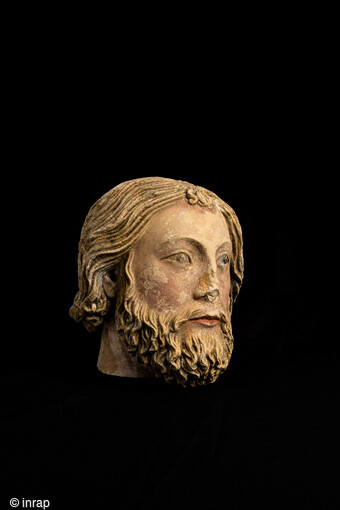 T&ecirc;te barbue, fouille Inrap Notre-Dame de Paris 2022