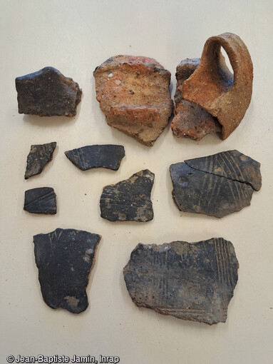 La fouille a livré une quantité exceptionnelle de mobilier céramique de l'âge du Bronze, qui fera du site de Brancale à Monte (Haute-Corse) un site de référence. Prélevé sur le site, conditionné, il sera ensuite lavé et étudié afin de mettre en évidence les formes et les décors. 