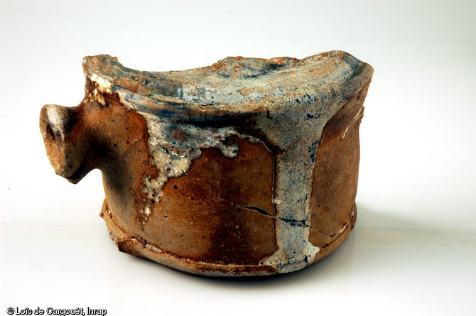 Gourde en gr&egrave;s de Puisaye, deuxi&egrave;me moiti&eacute; du XVIIe s, &Eacute;tampes (Essonne), 2006.