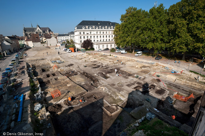 Vue du site de fouille de l'Hôtel du département à Troyes (Aube), 2010.