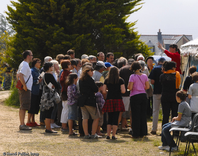 Près de trois mille visiteurs se sont succédé sur le site archéologique de Lannion lors de la journée portes ouvertes le 5 juin 2010.