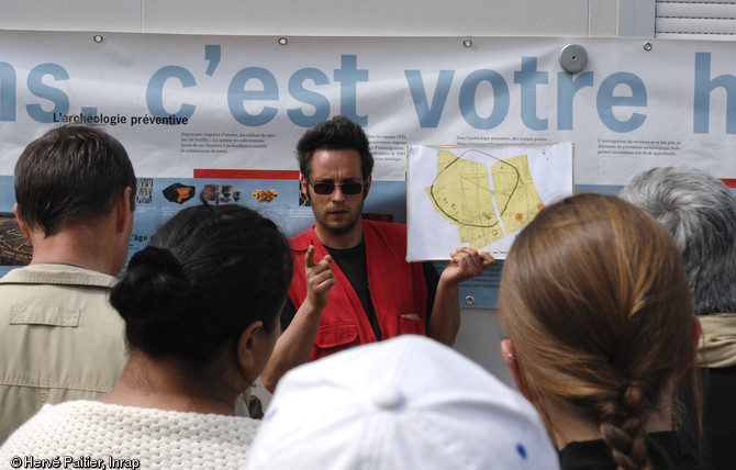 Près de trois mille visiteurs se sont succédé sur le site archéologique de Lannion lors de la journée portes ouvertes le 5 juin 2010.