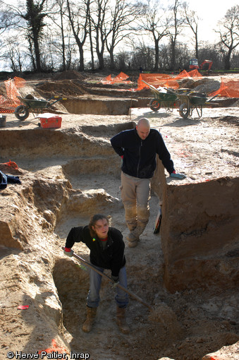 Fouille d'un tronçon de fossé de l'âge du Bronze, Lamballe (Côtes-d'Armor), 2006-2007. 