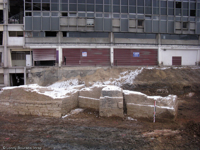 Vue du parement extérieur du bastion Saint-Thiébaud (XVIe s.) appartenant à l'enceinte moderne de la ville de Nancy (Meurthe-et-Moselle), 2010.