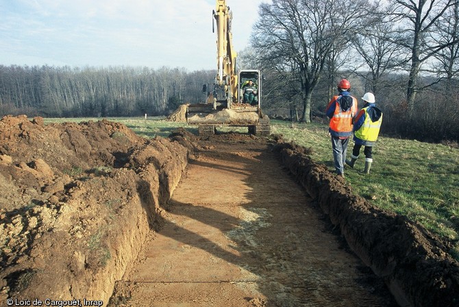 Diagnostics &agrave; la pelle m&eacute;canique sur la LGV Est &agrave; Chatillon-le-Duc en 2005