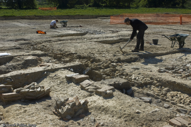 Fouille de bâtiments agricoles gallo-romains découverts dans le quartier de Beauregard en périphérie de Rennes (Ille-et-Vilaine) à l'été 2011.