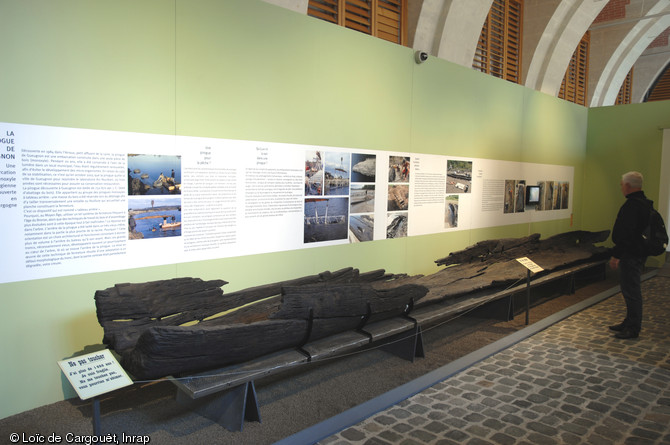   L'exposition présentée au Musée de la marine de Loire nous entraîne dans une histoire aux temps multiples, de l'amont vers l'aval, du dessus au dessous, à la découverte d'une Loire sensible et méconnue. Le visiteur plonge littéralement au cœur des vestiges engloutis, à la découverte du travail des archéologues.     