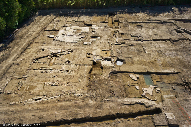 Vue de la villa&nbsp;depuis l'ouest, Saint-R&eacute;my-de-Provence (Bouches-du-Rh&ocirc;ne), 2012.