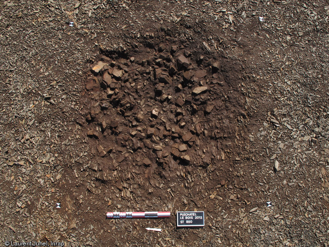 Four ou foyer &agrave; pierres chauff&eacute;es, Pl&eacute;ch&acirc;tel (Ille-et-Vilaine), 2012.