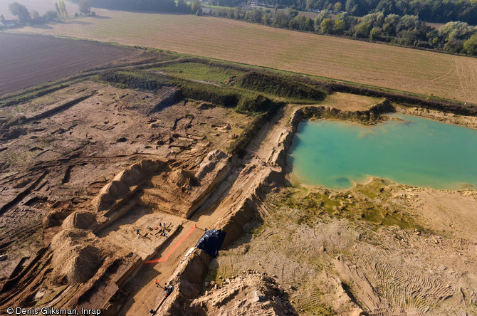 Vue a&eacute;rienne du site du Chemin de la fosse de la Haie &agrave; Changis-sur-Marne (Seine-et-Marne), 2012.Le clich&eacute; a &eacute;t&eacute; pris en direction du sud-ouest, vers la Marne.