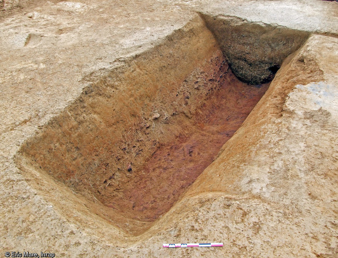 Extrémité du fossé interne au niveau de l'entrée de la ferme gauloise mise au jour à Coulans-sur-Gée (Sarthe), 2012.