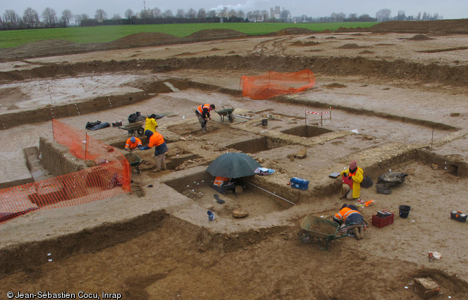 Fouille du sanctuaire gallo-romain de Mesnil-Saint-Nicaise et Nesle (Somme), 2011.